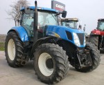 New Holland T7040