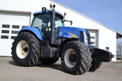 New Holland T8050