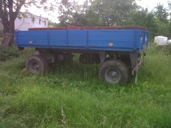 Traktorový přívěs dvounápravový