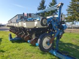 Kinze 3800 - presný sejací stroj