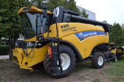 New Holland CX5090SL + BISO VX650 CropRanger Trendline Light