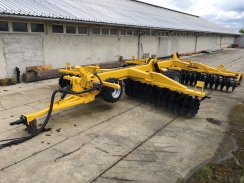 BISO FieldBoss 6000 - těžký diskový podmítač BISO FieldBoss 6000 - těžký diskový podmítač