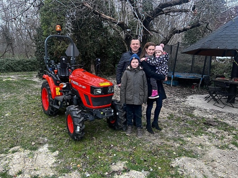 Úspešné odovzdanie traktoru Kubota EK1261