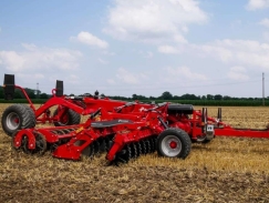 Efektivní kultivace strnišť Kverneland