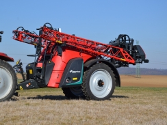 Předání profi postřikovače Kverneland iXtrack T3