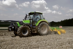 Deutz-Fahr 6160.4 TTV ve spotřebě mezi prvními