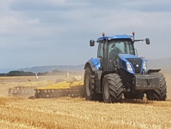 Těžky diskový podmítač BISO FieldBoss v akci