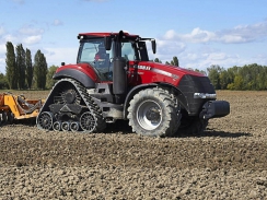 Špičkový polopásový Case IH Magnum Rowtrac